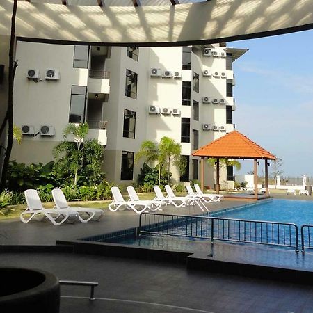 Cherloft@Samsuria Beach Residences Kampung Sungai Ular Bagian luar foto